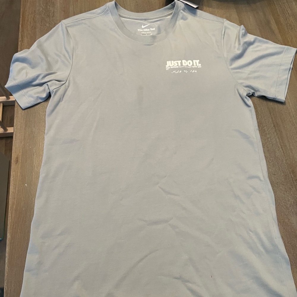 New Nike Men’s Dri-Fit Tee - Size Small
